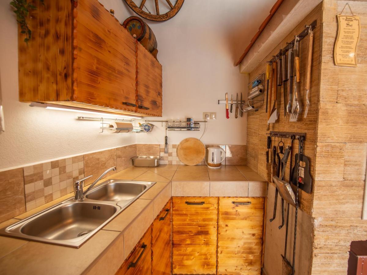 Beautiful Holiday Home "Villa Luka" Каштель-Штафилич Экстерьер фото