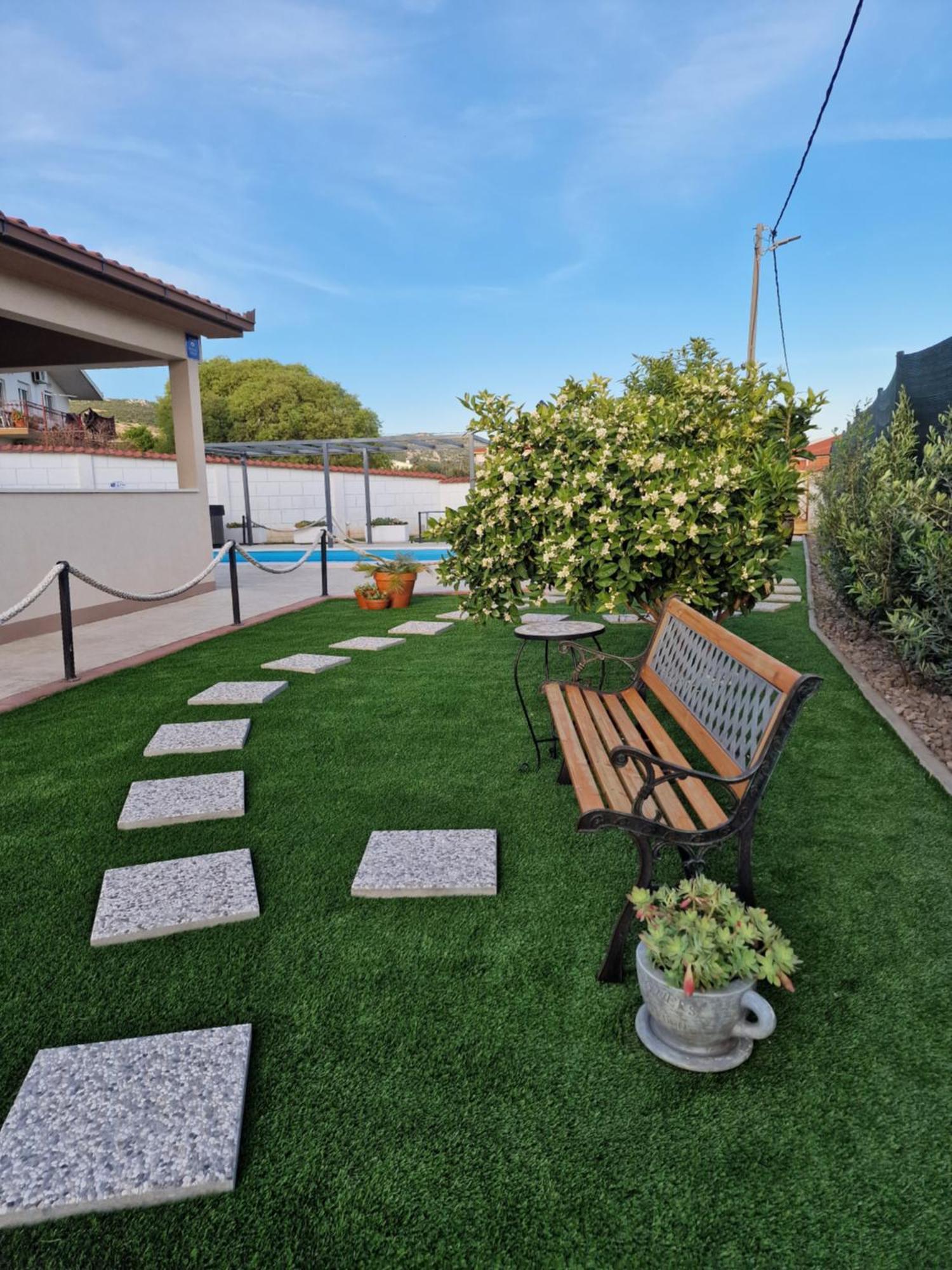 Beautiful Holiday Home "Villa Luka" Каштель-Штафилич Экстерьер фото