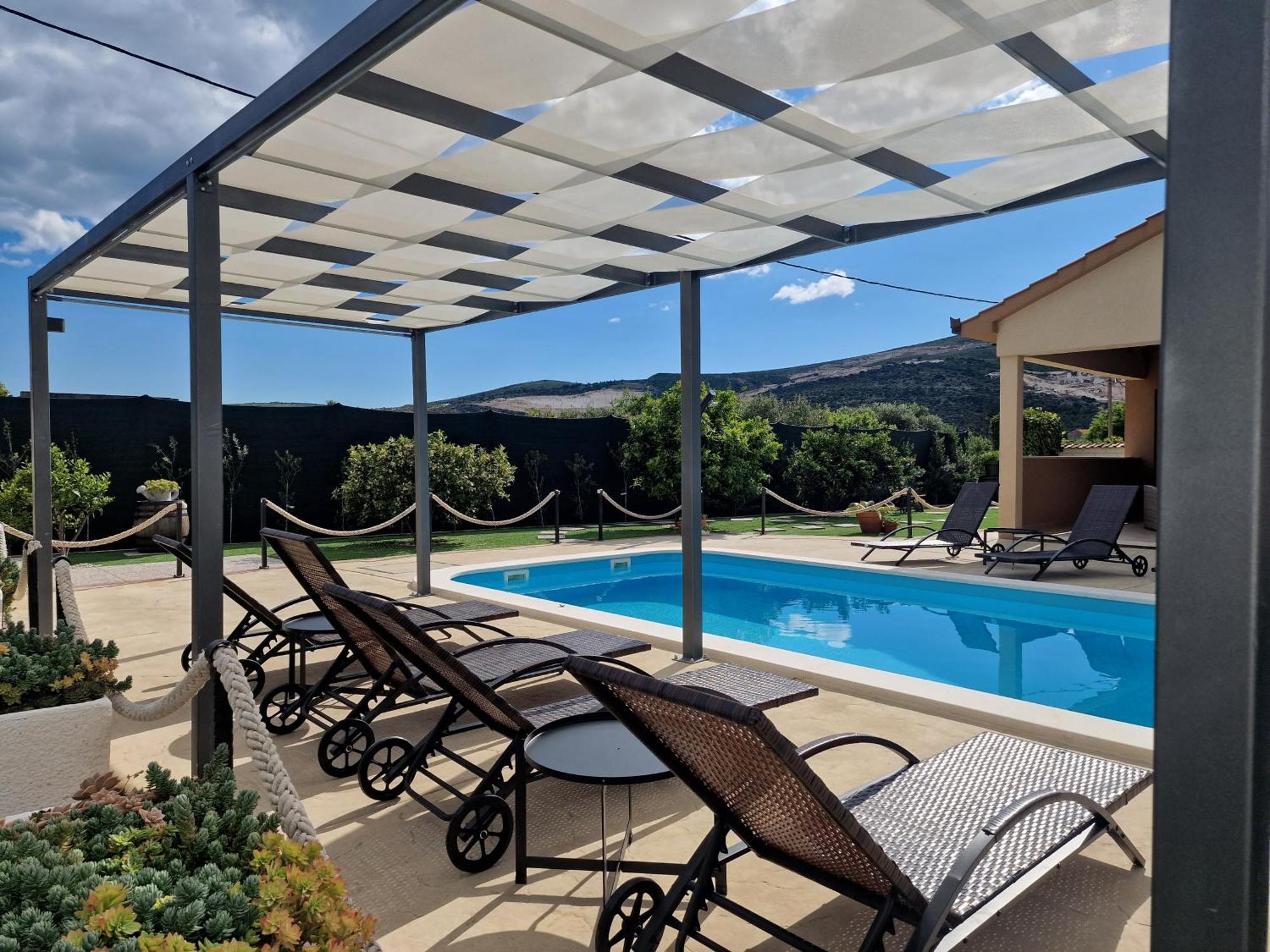 Beautiful Holiday Home "Villa Luka" Каштель-Штафилич Экстерьер фото
