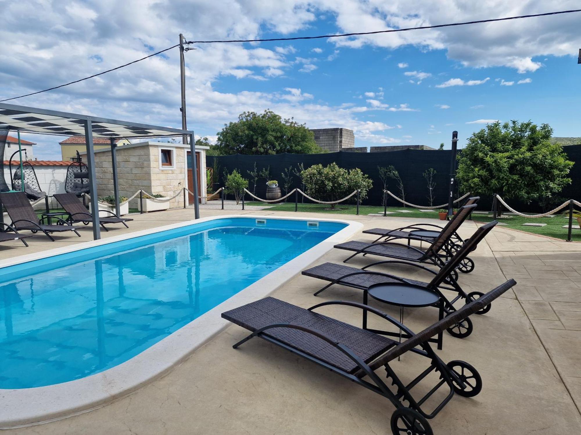 Beautiful Holiday Home "Villa Luka" Каштель-Штафилич Экстерьер фото